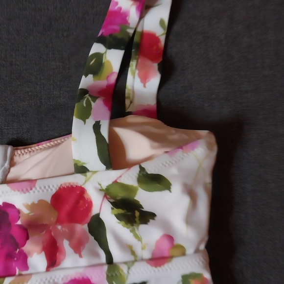 Nanette lepore SWIM TOP ONLY - Picture 6 of 7